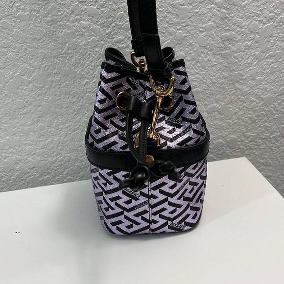 SALE! Versace La Greca Virtus metallic monogram bucket leather crossbody bag NEW - Picture 7 of 12